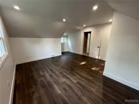 Bedroom - 450 Barton Dr, Lewiston, NY 14092 photo 6 of 7