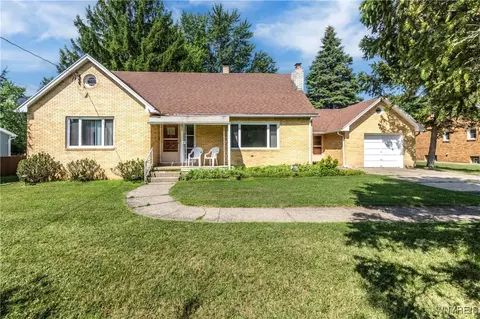 49 Bielak Rd, Orchard Park, NY 14127