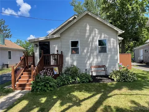 99 Corinthia St, Lockport, NY 14094