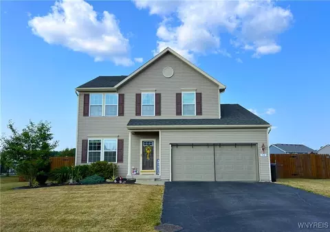 54 Middlebury Ln, Lancaster, NY 14086