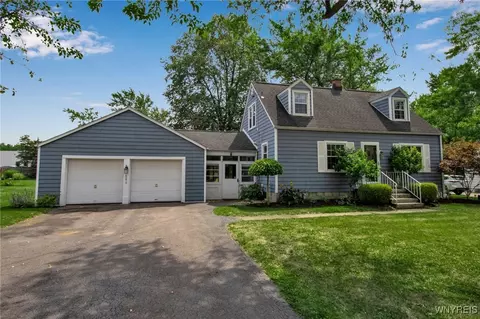 6579 Michael Rd, Orchard Park, NY 14127