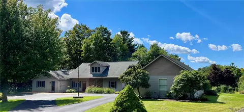 6191 Ward Rd #B, Orchard Park, NY 14127