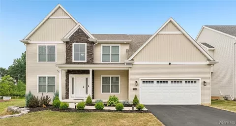 54 Gesel Ln, Amherst, NY 14221