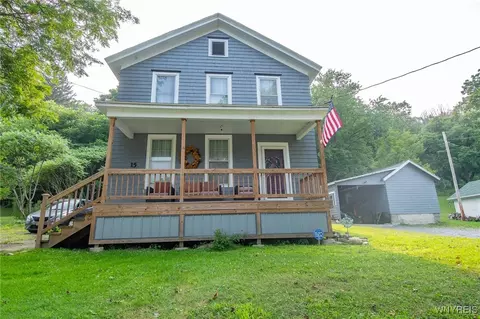 15 Wyoming St, Warsaw, NY 14569