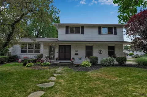 107 Autumnview Rd, Amherst, NY 14221