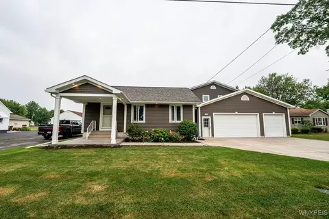 2509 Washington St, Wheatfield, NY 14304