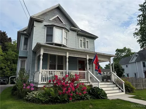 492 Walnut St, Lockport, NY 14094