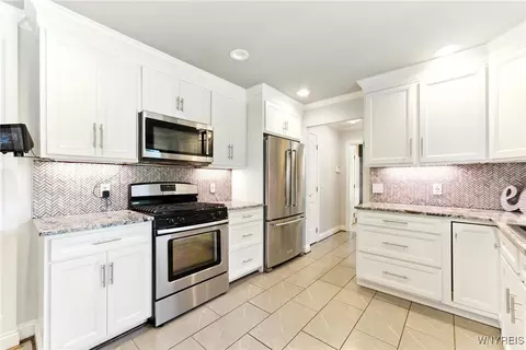 2 Gothic Ledge, Lockport, NY 14094 photo 8