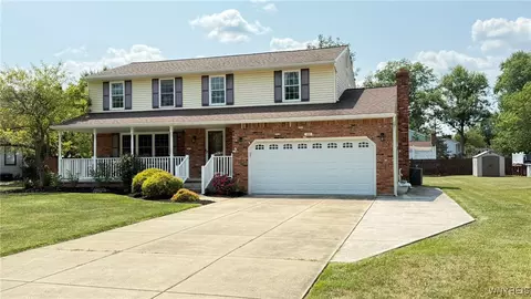 100 Havenwood Ln, Grand Island, NY 14072