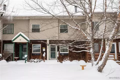 21 Evergreen Dr, Ellicottville, NY 14731
