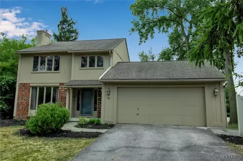 70 Little Robin Rd, Amherst, NY 14228