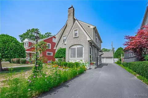 109 Morrow Ave, Lockport, NY 14094