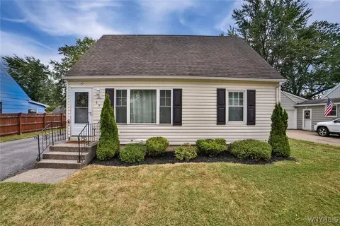 39 Asbury Pl, Depew, NY 14043
