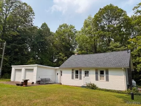 3433 Kickbush Gulf Rd, Eden, NY 14057
