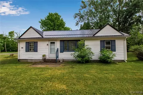 627 Kennedy Ave, Evans, NY 14006