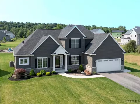 3911 Wheatfield Xing, Wheatfield, NY 14120