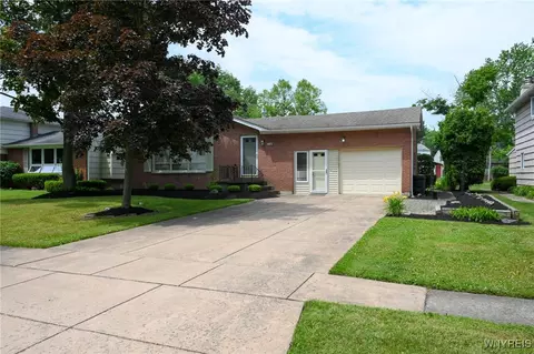 116 Segsbury Rd, Amherst, NY 14221