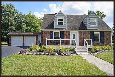 4194 Tonawanda Creek Rd, Pendleton, NY 14120