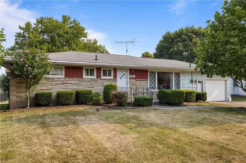 7620 Saint Joseph Rd, Niagara, NY 14304
