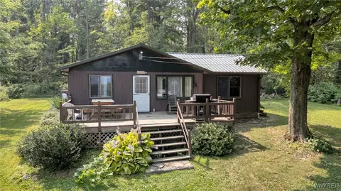 1834 Comet Rd, Warsaw, NY 14569