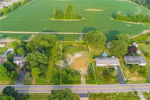 Errick Road W, Wheatfield, NY 14094