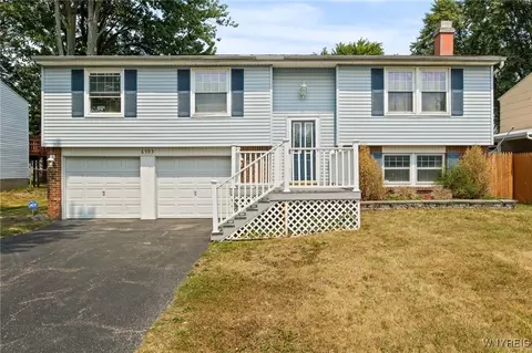 6953 Academy Ln, Lockport, NY 14094