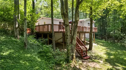 3925 Mcmahon Rd, Hinsdale, NY 14743