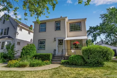 120 Victoria Blvd, Kenmore, NY 14217