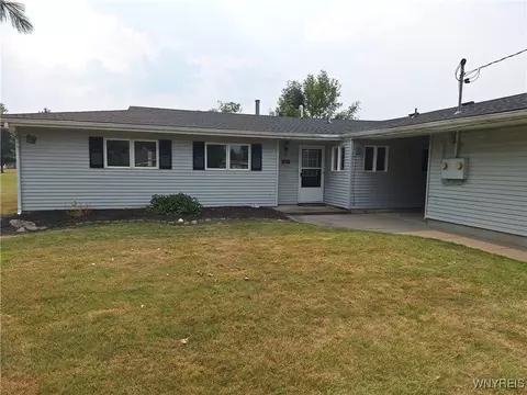 221 Beckwith Ave, Niagara, NY 14304