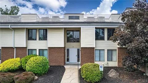7 Southcreek Ct #D, East Amherst, NY 14051
