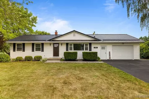1711 Youngstown Wilson Rd, Porter, NY 14174