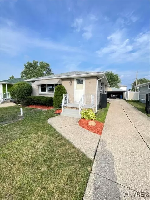 41 Marion Rd, Amherst, NY 14226