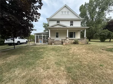 6077 Ridge Rd, Lockport, NY 14094