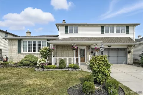 124 Nantucket Dr E, Cheektowaga, NY 14225