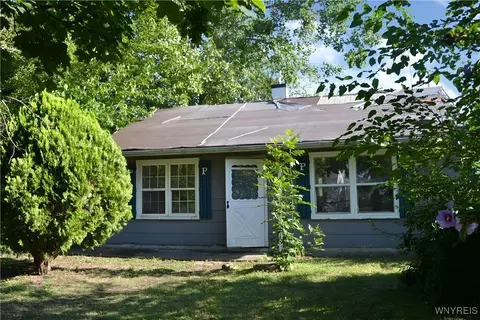 81 A St, Niagara Falls, NY 14303