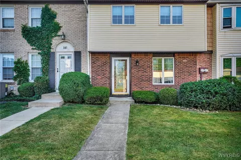 144 Stepping Stone Ln, Orchard Park, NY 14127