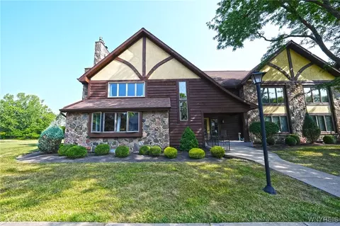 5291 Chestnut Ridge Rd #E, Orchard Park, NY 14127