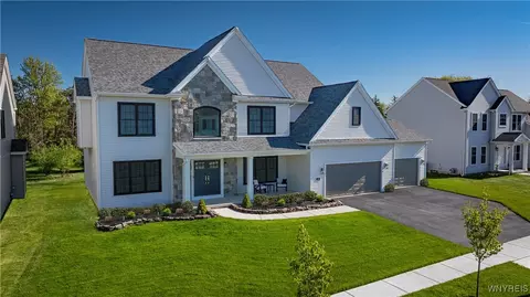 3941 Wheatfield Xing, Wheatfield, NY 14120