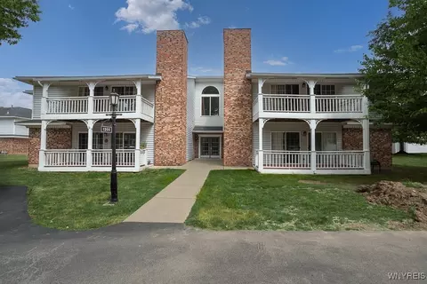 1205 Youngs Rd #H, Amherst, NY 14221