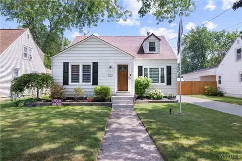 207 68th St, Niagara Falls, NY 14304