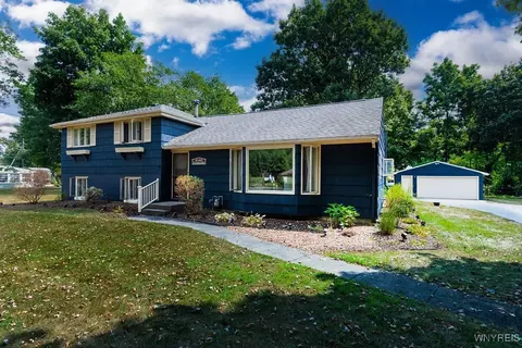 4651 Overlook Dr, Buffalo, NY 14221