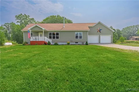 3857 Irish Rd, Wilson, NY 14172