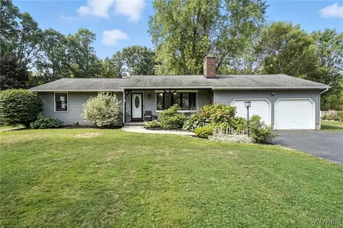 5468 Irish Rd, Pendleton, NY 14120