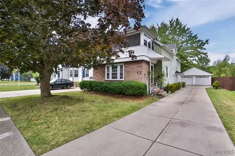 572 Beach Rd, Cheektowaga, NY 14225