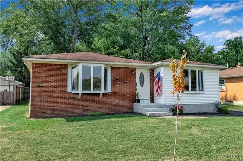 36 Cherokee Dr, West Seneca, NY 14224