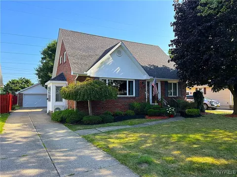 52 Kennedy Dr, Lackawanna, NY 14218