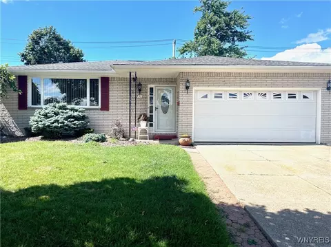 32 Lordan Dr, Cheektowaga, NY 14227