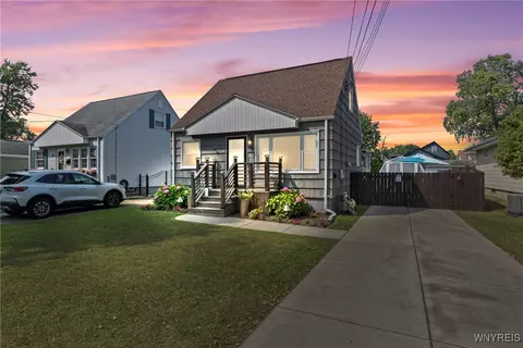 18 Evanston Pl, Buffalo, NY 14220