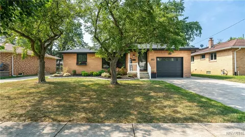 187 Elmsford Dr, West Seneca, NY 14224