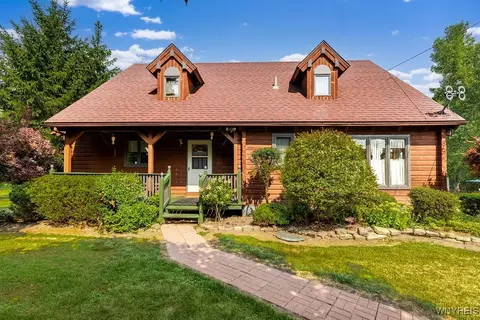 6940 Bear Ridge Rd, Pendleton, NY 14120